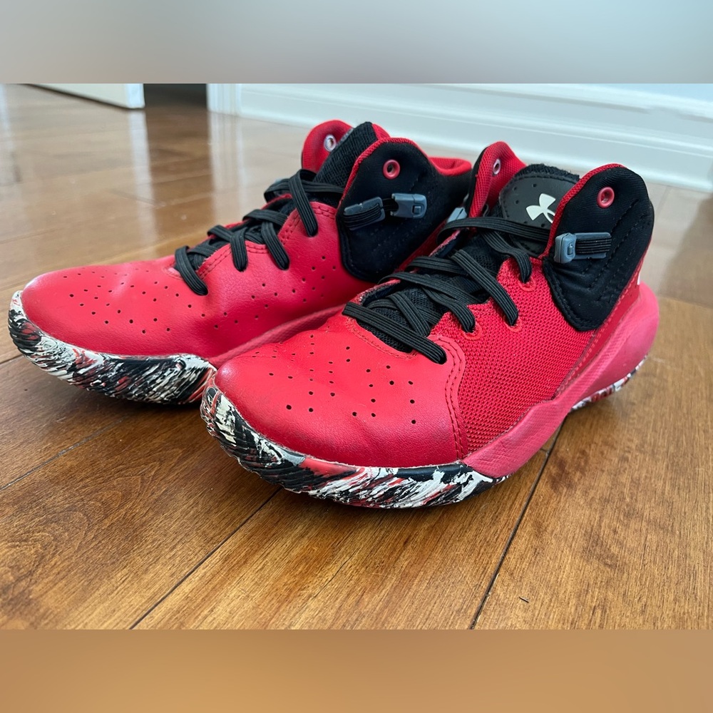 Under Armour Basketball shoes Youth US 3/UK 2.5/EUR 35